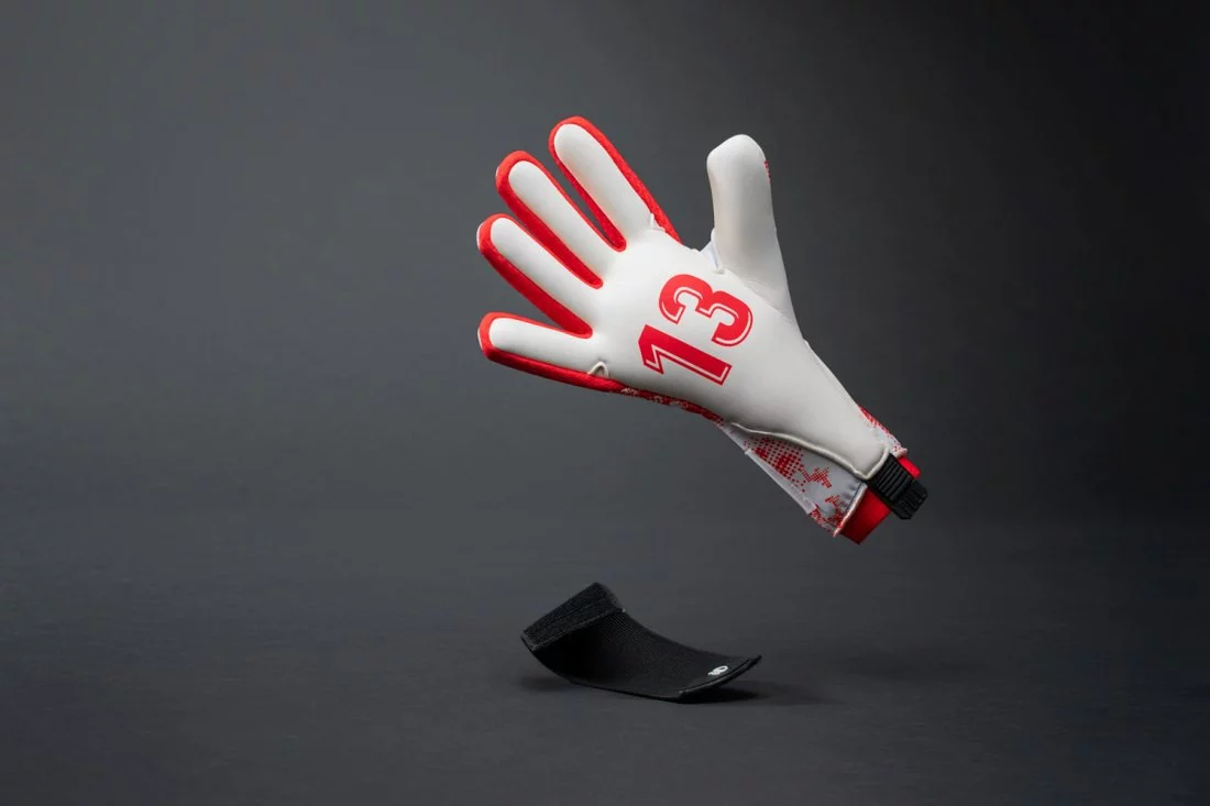 post card blog-reparar-guantes-rotos-no-goal-zero.webp