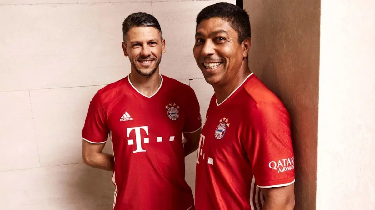 post card Post-Camiseta-Bayern-Munich-2021-futbolemotion-3.webp