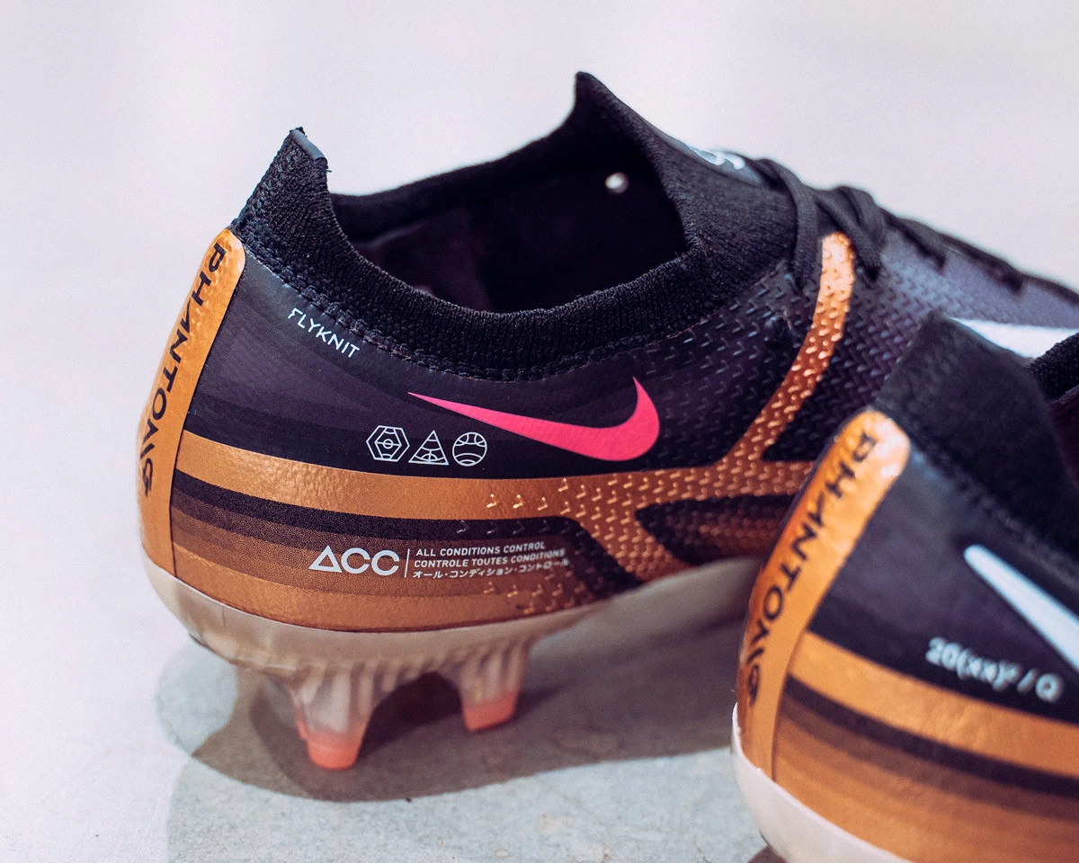 post card post-black-friday--phantom.webp