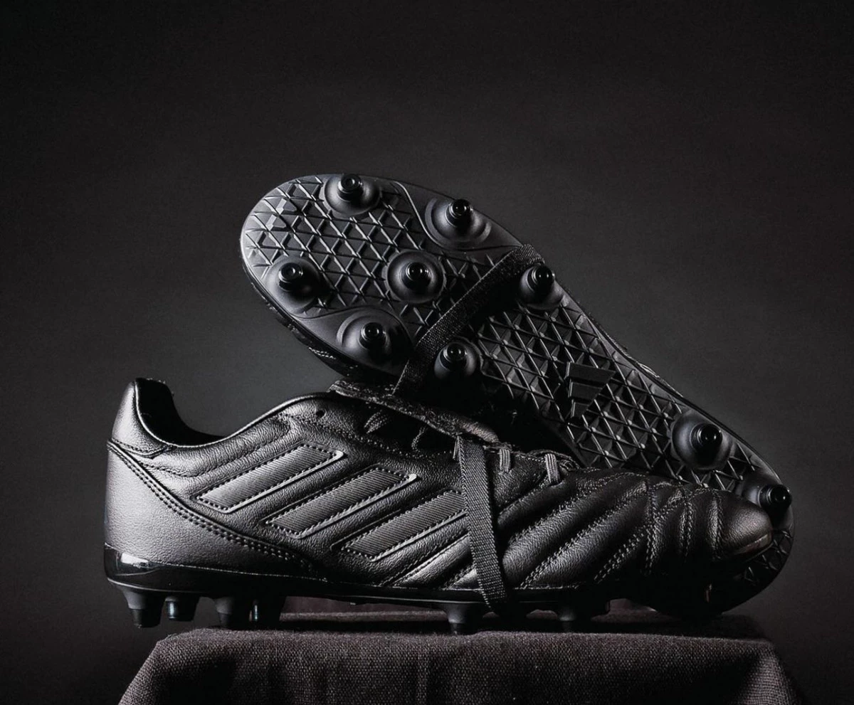 post card post-botas-de-futbol-negras-glorojpg28.webp