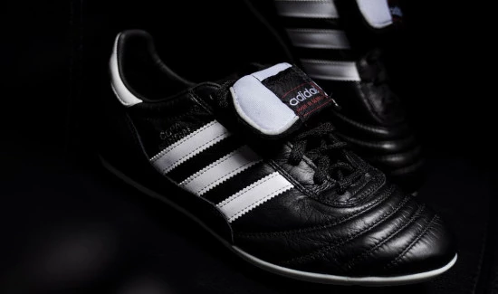 card Les meilleures chaussures de football noires