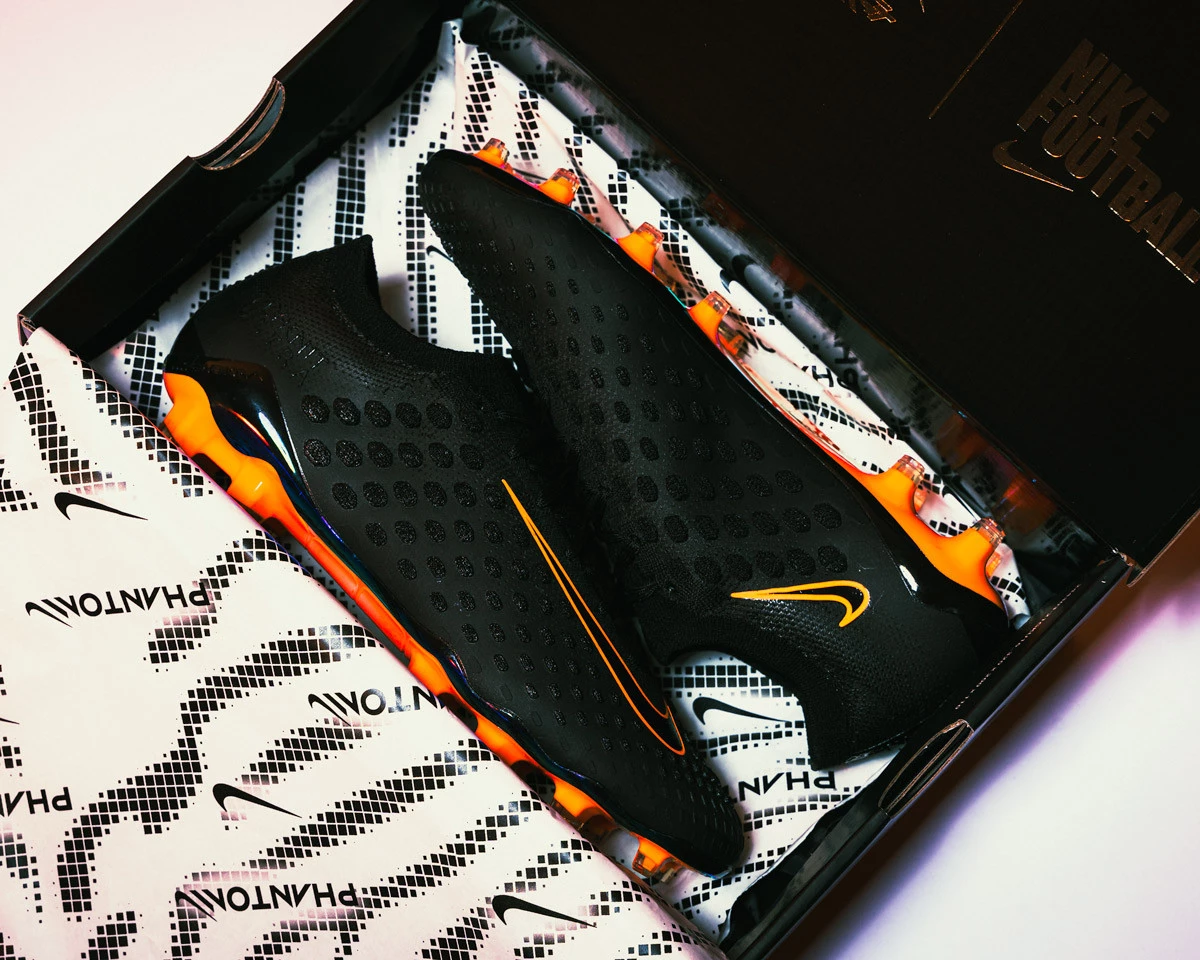 post card post-nike-phantom-ultra-venom-lateral.webp