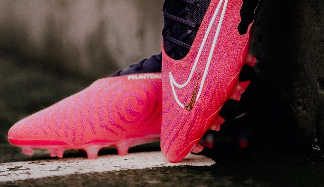 post card post-nike-phantom-gx-lateral.webp