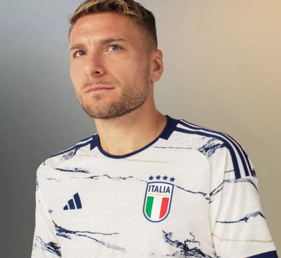 post card post-novedades-del-mes-enero-2023-camiseta-itala-segunda.webp