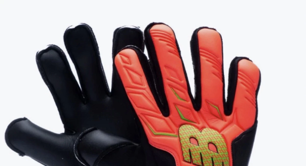 post card post-novedades-del-mes-enero-2023-new-balance-guante.webp