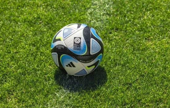 post card post-novedades-del-mes-de-marzo-adidas-balon.webp