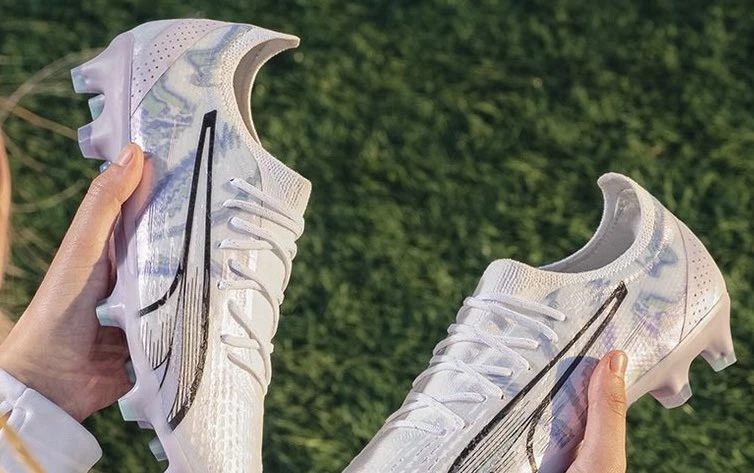 post card post-puma-brilliance-pack-ultra-manos.webp