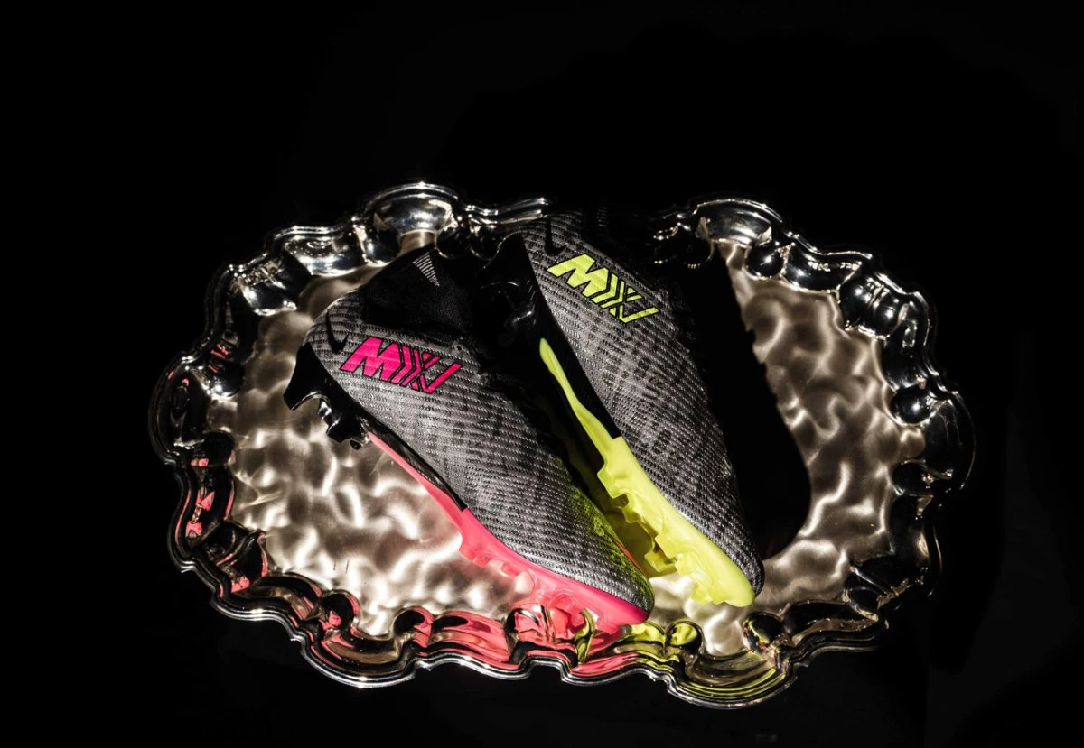 post card couple_mercurialxxv.webp