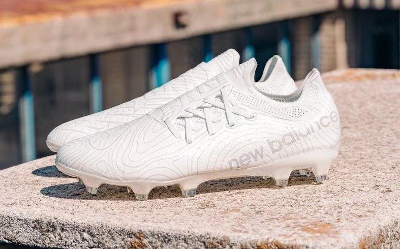 post card post-new-balance-tekela-vs-furon-lateral.webp