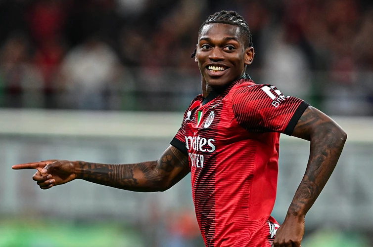 post card post-nueva-camiseta-milan-leao.webp