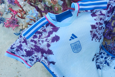Le nouveau maillot extérieur de l’équipe d’Espagne