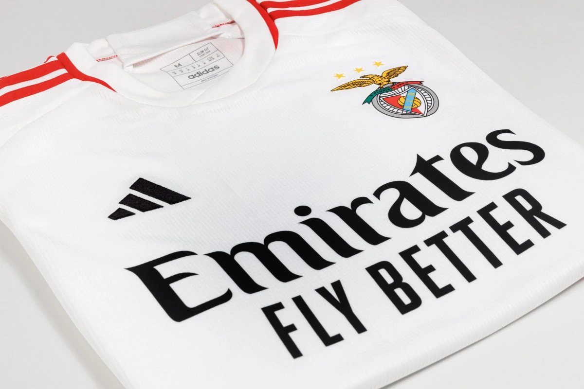 post card blogs-futbol-emotion-portugala-nova-camisola-alternativa-sl-benfica1jpg1.webp