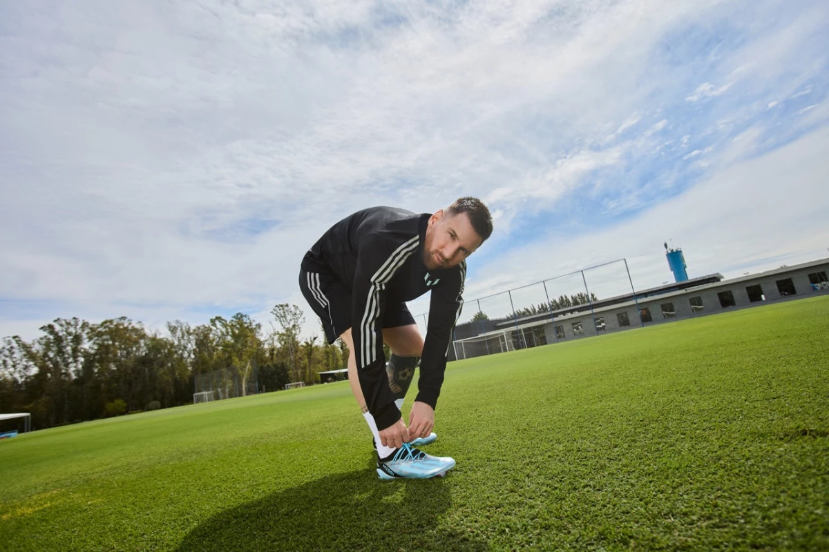 post card post-nuevas-botas-leo-messi-calzandojpeg4.webp