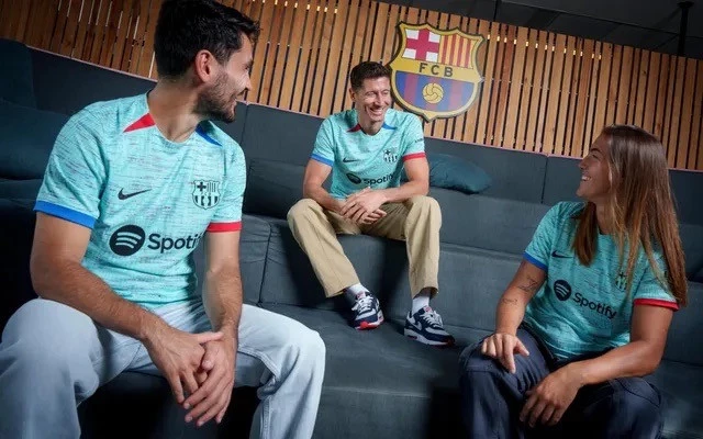 post card post-tercera-camiseta-barcelona-gundo-en-tamano-grandejpeg4.webp