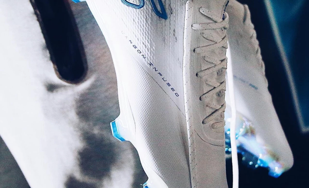 post card post-skechers-diamond-pack-closejpg2.webp