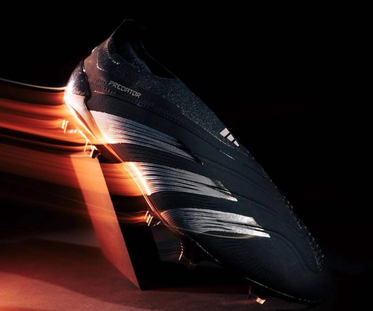 post card post-adidas-predator-black-pjpg1.webp