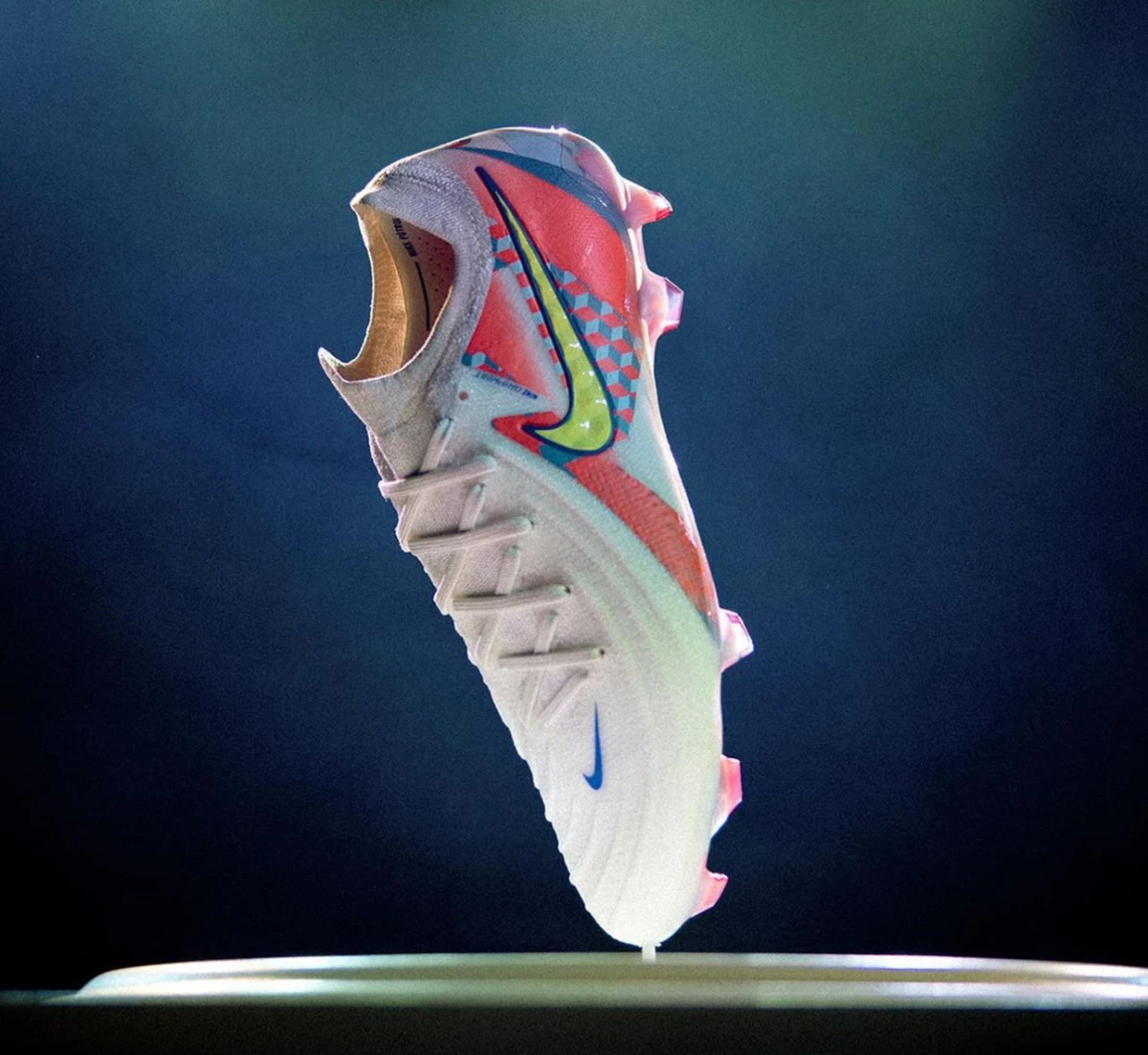 post card post-nike-phantom-barna-nikejpg3.webp