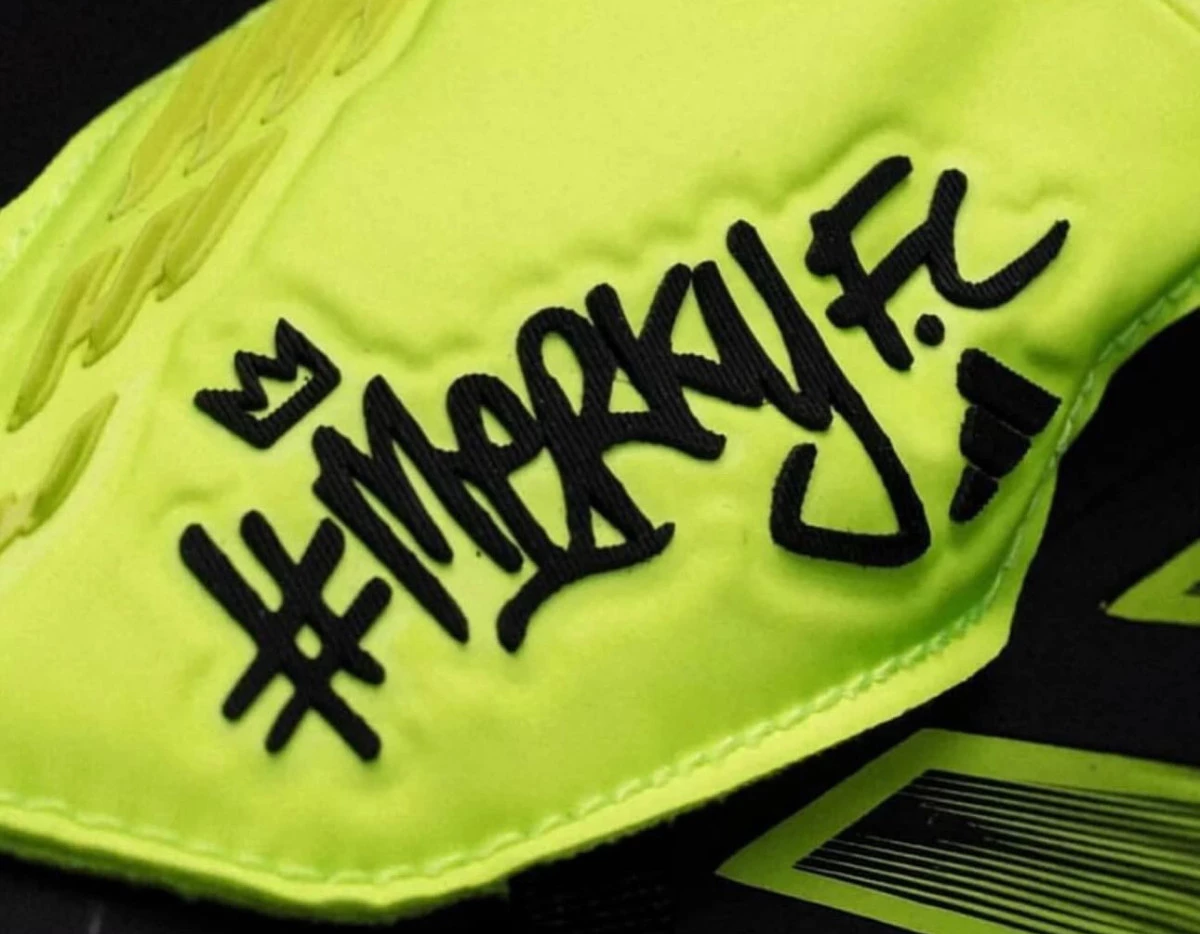 post card post-adidas-predator-merky-tonguejpg2.webp