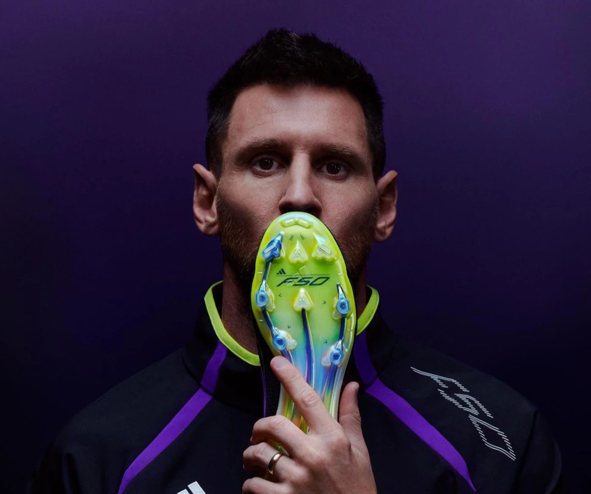 post card post-adidas-f5o-leojpg5.webp