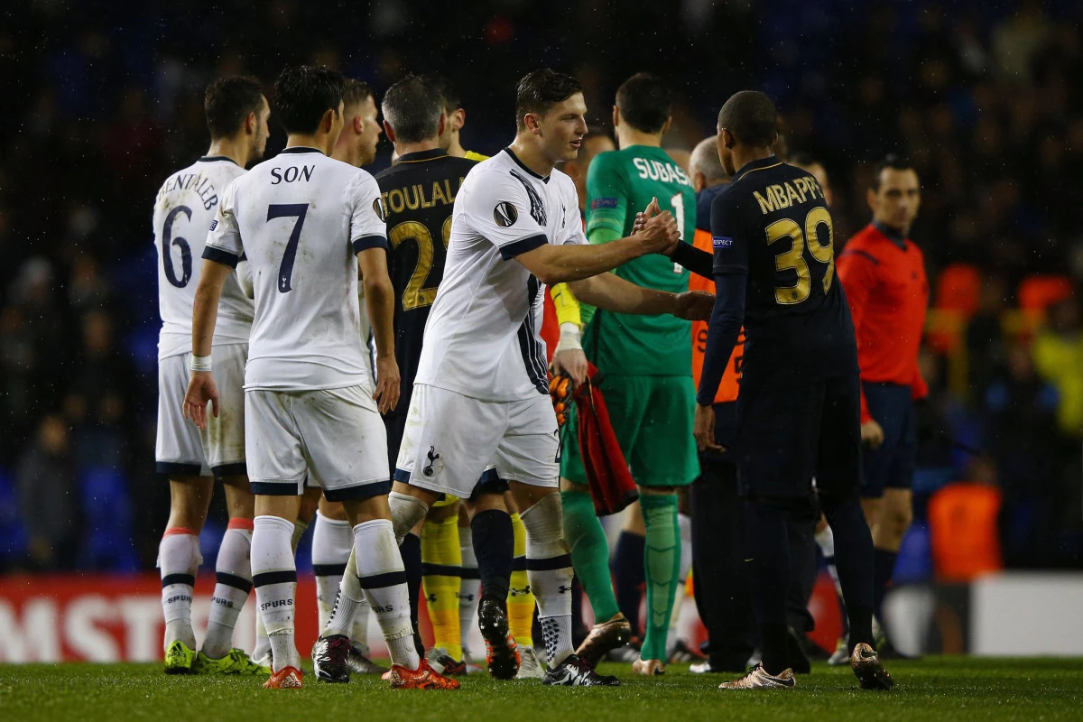 post card gettyimages-500849344-2048x2048jpg1.webp