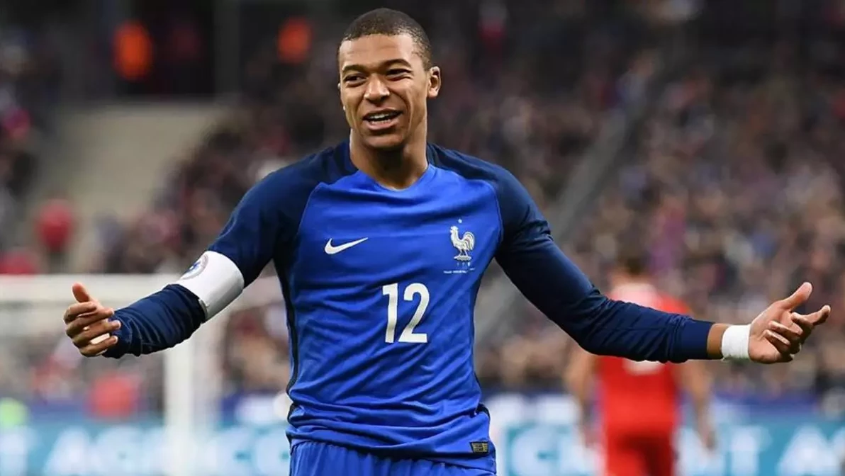 post card mbappe12png18.webp