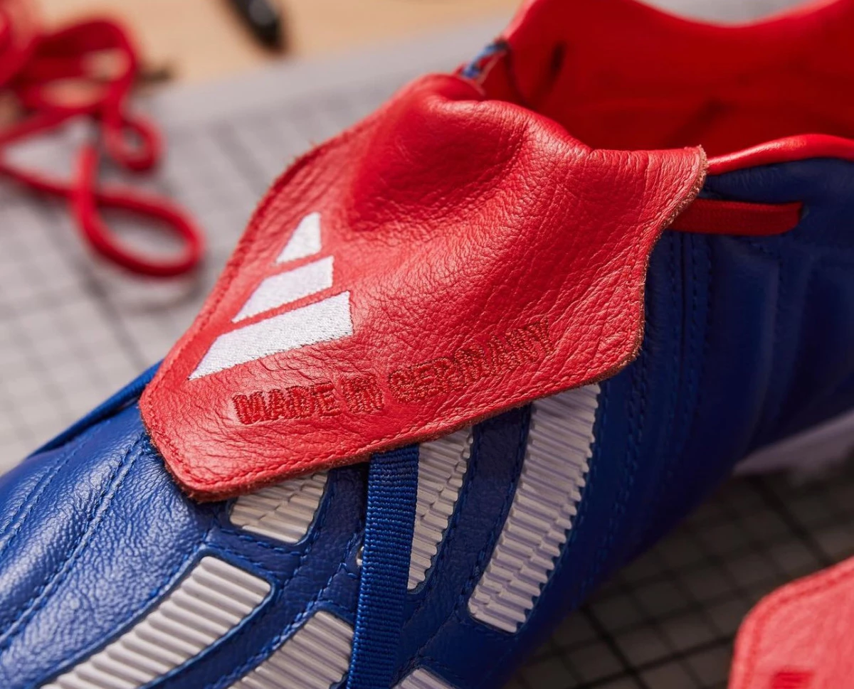 post card post-predator-mania-tonguejpg3.webp