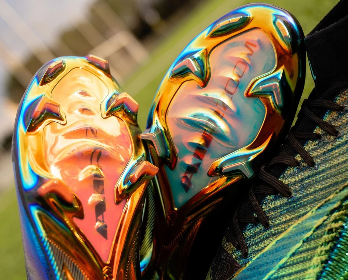 post card post-nike-mercurial-cosmic-speed-cromejpg4.webp