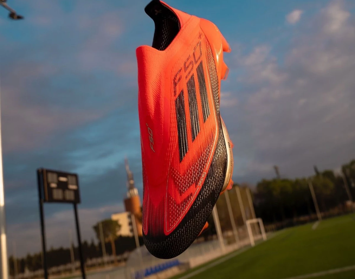 post card post-mercurial-vs-f50-adidas-lightjpg12.webp