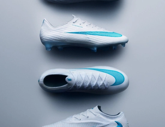 card Nouveau Nike Bright Lights Pack