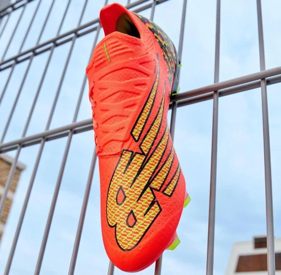 post card post-hay-vida-mas-alla-de-adidas-y-nike-furon.webp